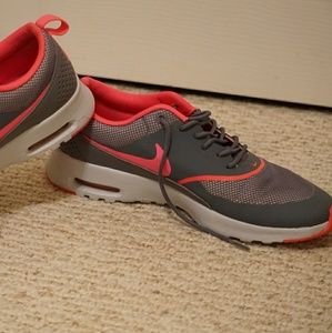 Nike Air Max Thea Grey & Pink